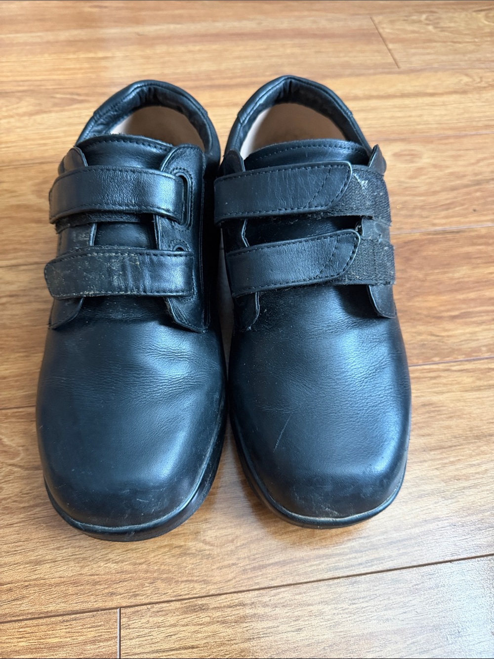Men's Apex Black Leather Velcro Casual Shoes 10.5W